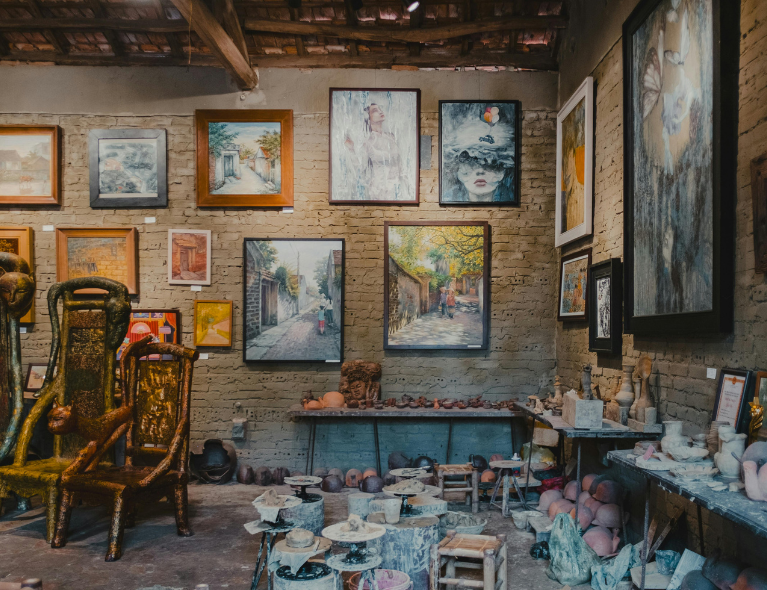alternative to mainstream galleries in Delhi